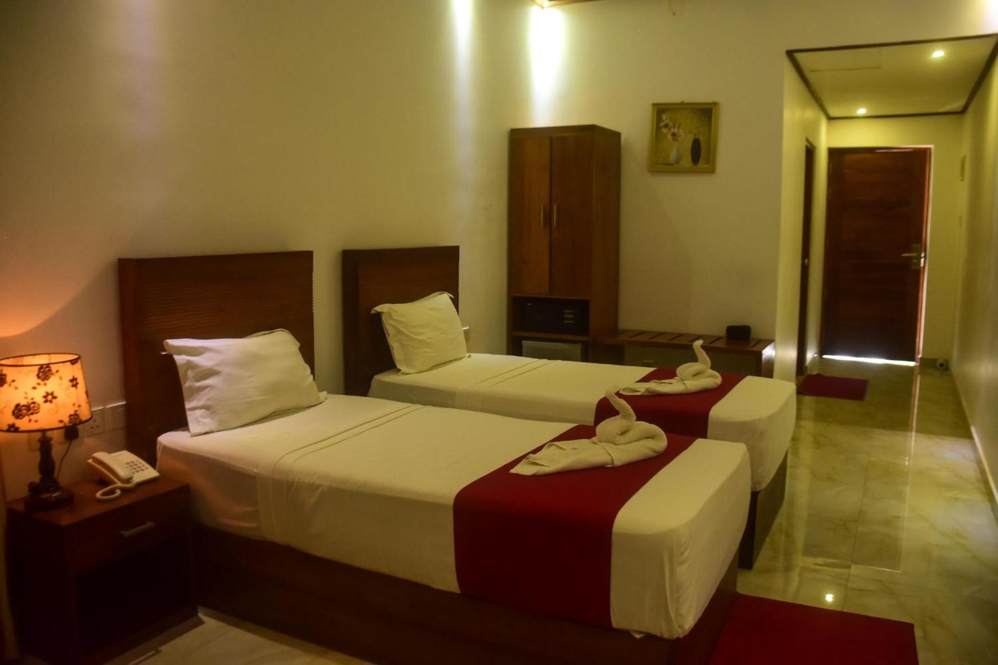 Elephant Eye Hotel Тиссамахарама Экстерьер фото
